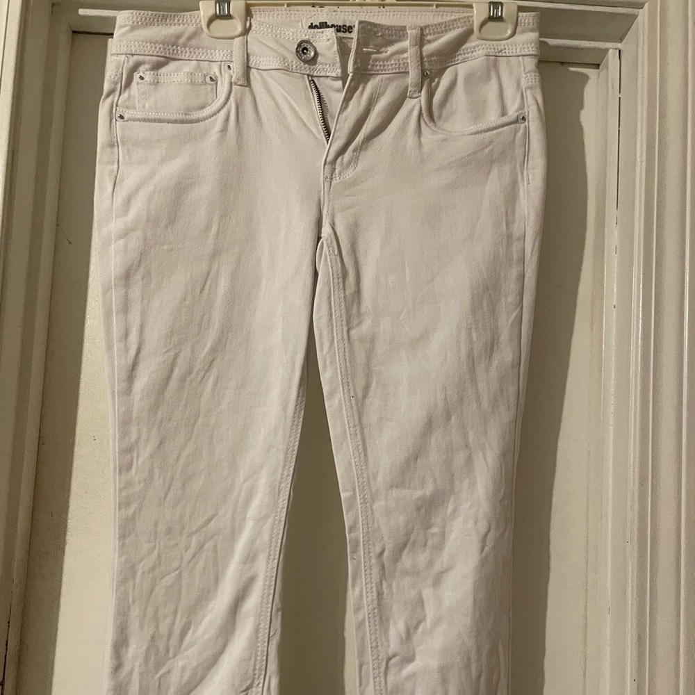 Dollhouse white capris